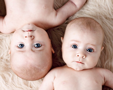 Cutest Twin Babies Talking - VIDEO
